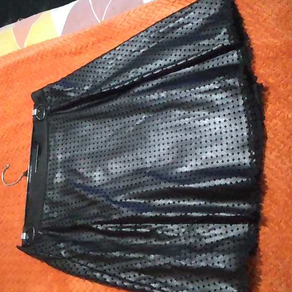 Clothes - Picture 2 of 3